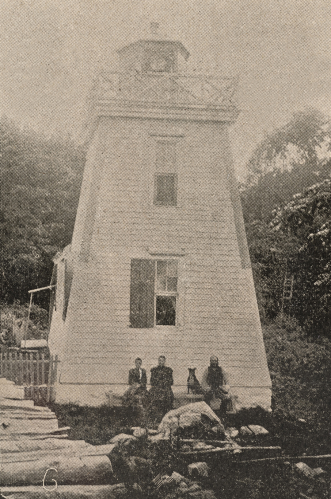 Octave Beaulieu, lighthouse keeper and his family - Source: © Bibliothèque et Archives nationales du Québec, 1896
